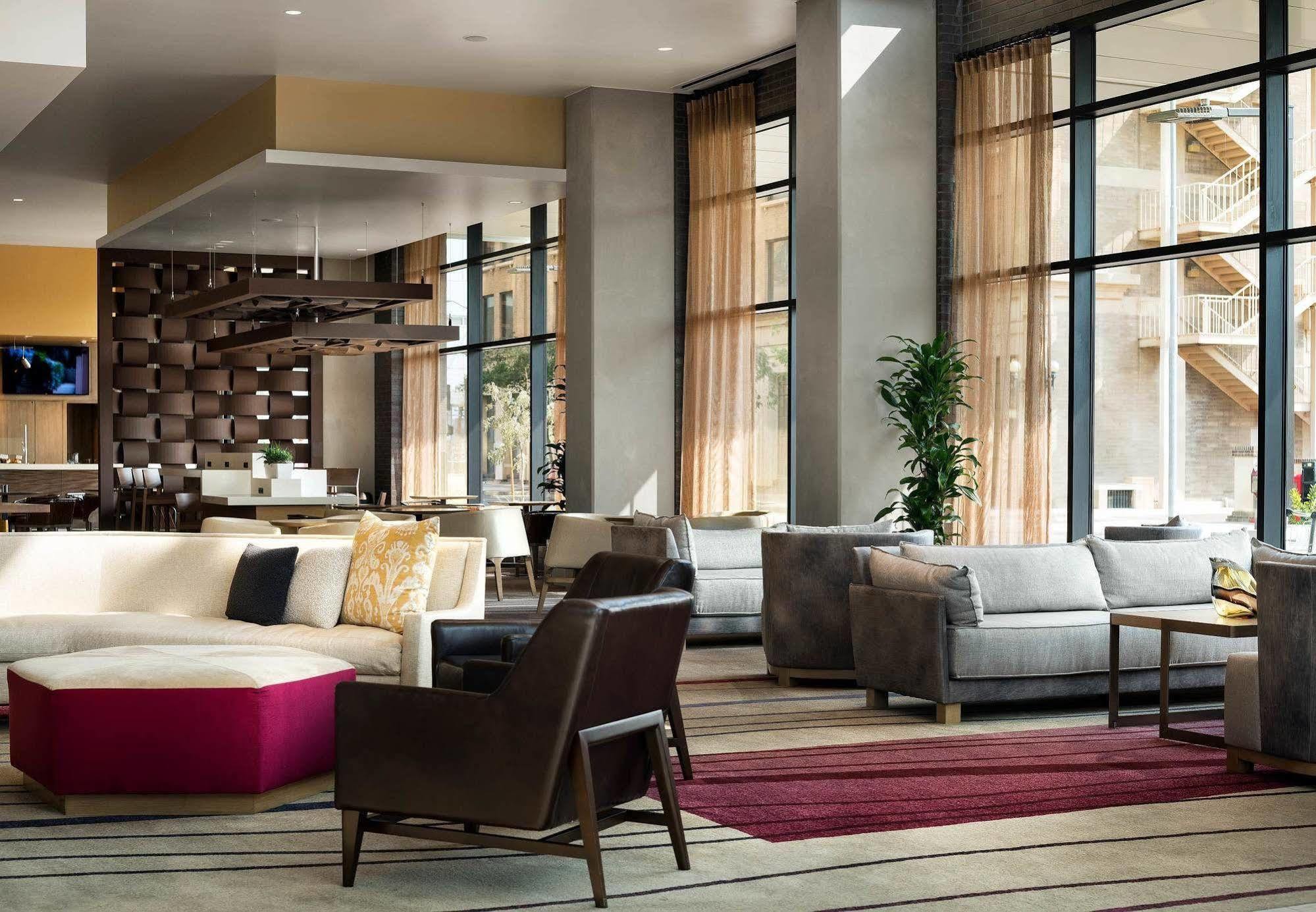 Courtyard By Marriott Phoenix Downtown Zewnętrze zdjęcie